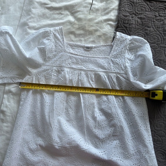 GAP Ivory Eyelet Blouse - Picture 4 of 5